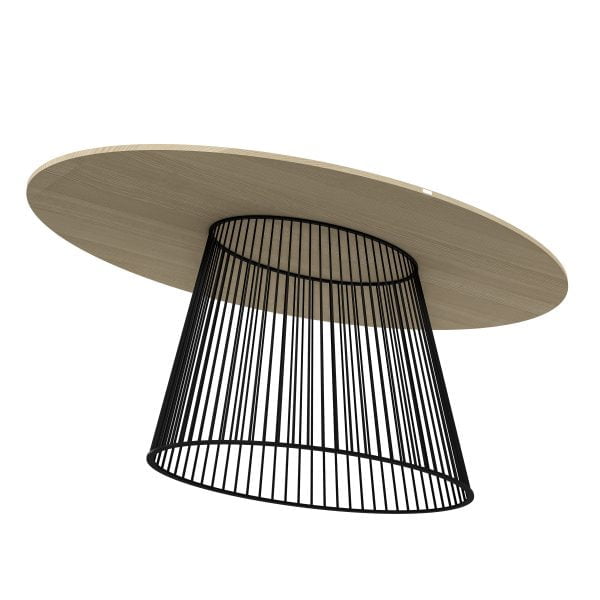 Duży owalny stół wykonany na zamówienie z drewnianym blatem oraz czarną podstawą wykonaną z metalowych prętów